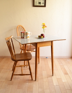 アンティーク家具 アンティークダイニングテーブル 爽やかな北欧スタイルにアンティークのバタフライダイニングテーブル