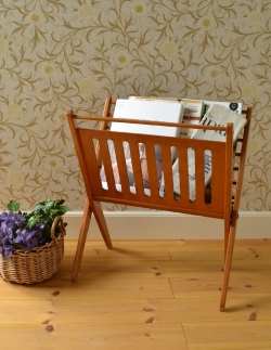 アンティーク家具 マガジンラックおしゃれ 北欧テイストの畳める収納家具、アンティークのマガジンラック