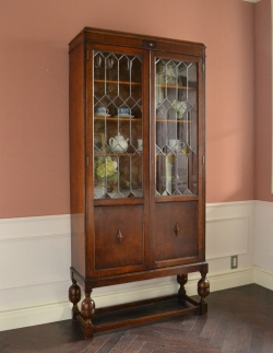 アンティーク家具 アンティークのキャビネット アンティークの英国家具、シックな大人色のブックケース(本棚)