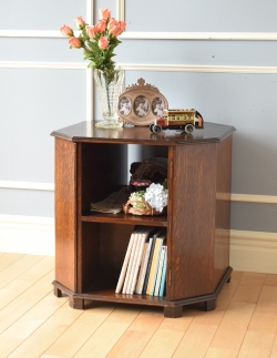 アンティーク家具 アンティークのキャビネット 英国のアンティーク家具、機能的なカクテルキャビネット（オケージョナルテーブル）