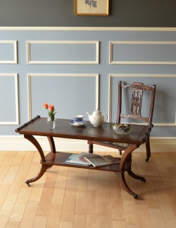 アンティーク家具 アンティークのテーブル 英国のアンティーク家具、天板革張りのコーヒーテーブル