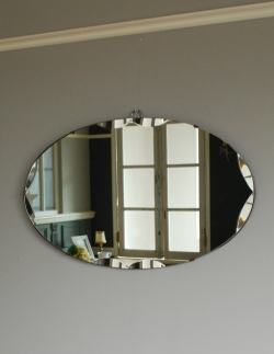 アンティーク雑貨  イギリスのアンティークミラー、きらきら輝くオーバルタイプのカッティングミラー