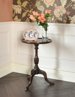 アンティーク家具 オケージョナルテーブル 高級なマホガニー材を使ったアンティーク家具、小さなティーテーブル