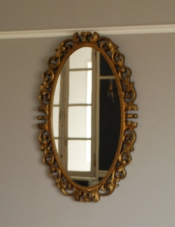 アンティーク雑貨 イギリスから到着したアンティークモールディングミラー、オーバルデザイン