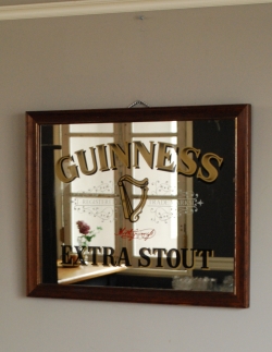 アンティーク雑貨  イギリスアンティーク雑貨、ギネスのパブミラー（GUINNESS）