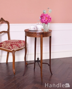 アンティーク家具 オケージョナルテーブル マホガニー材を使ったアンティーク英国家具、美しいオケージョナルテーブル