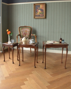 アンティーク家具 アンティークのテーブル 上品なアンティークの英国家具、革張り天板のネストテーブル