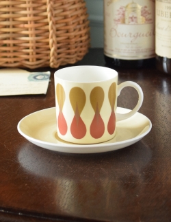 アンティーク雑貨 アンティーク 陶磁器の雑貨 イギリスのヴィンテージ食器、スージークーパーのカップ＆ソーサー「ダンベル」