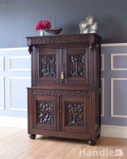 アンティーク家具 アンティークのキャビネット 目を疑う美しさ！華やかなカップボード、フランスのアンティーク家具