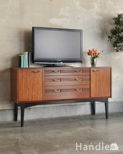 アンティーク家具 アンティークのキャビネット ブラックのラインがカッコイイ、北欧テイストのヴィンテージサイドボード