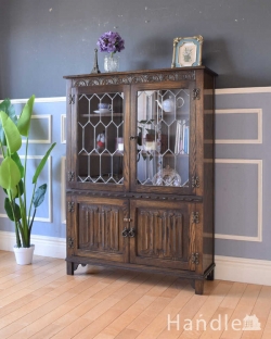 アンティーク家具 アンティークのキャビネット 英国輸入のアンティーク家具、ケイム材のガラス戸が美しいブックケース（本棚）