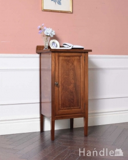 アンティーク家具 アンティークのキャビネット マホガニー材で造られたキャビネット、アンティーク英国家具（ベッドサイドカップボード）