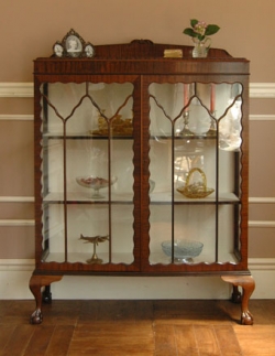 アンティーク家具  1930年代のアンティーク ガラス キャビネット