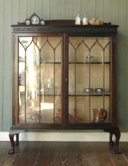 アンティーク家具 1930年代のアンティーク ガラス キャビネット