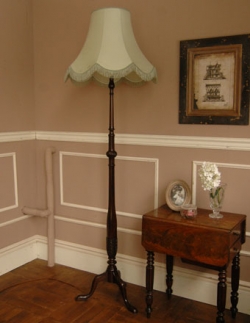 アンティーク雑貨 2013年02月26日にご成約済み。1930年代のアンティーク フロアランプ