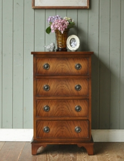 アンティーク家具  1930年代のアンティーク ベッドサイド チェスト