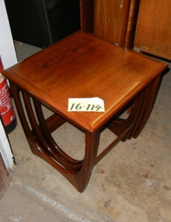 アンティーク家具 アンティークのテーブル アンティーク ネストテーブル