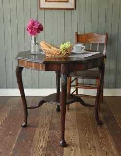 アンティーク家具  2013年09月06日にご成約済み。1940年代のアンティーク オケージョナル テーブル