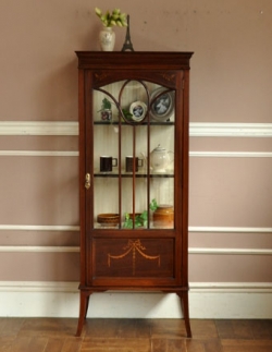 アンティーク家具 1910年代のアンティーク ガラスキャビネット