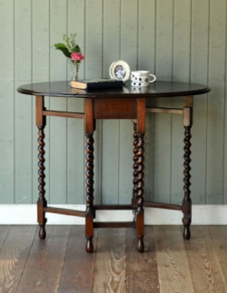 アンティーク家具 1930年代のアンティーク ゲートレッグテーブル