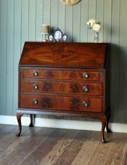 アンティーク家具 ビューロー アンティークの英国家具、美しいマホガニー材のビューロー