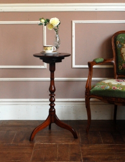 アンティーク家具 美しい英国のアンティーク家具、オシャレなティーテーブル