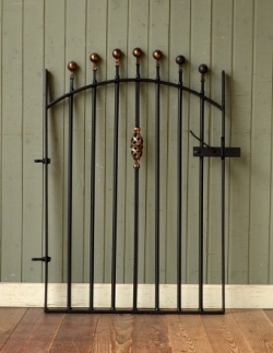 アンティーク家具  英国アンティーク、アイアンのゲート