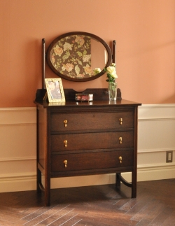 アンティーク家具 英国のカッコイイアンティーク家具、シックなドレッシングチェスト