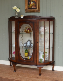 アンティーク家具  おしゃれなアンティーク英国家具、美しいガラスキャビネット（飾り棚）