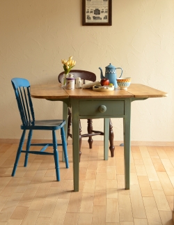 アンティーク家具 ペンブロークテーブル パイン材のアンティーク家具、ブルーペイントのバタフライテーブル