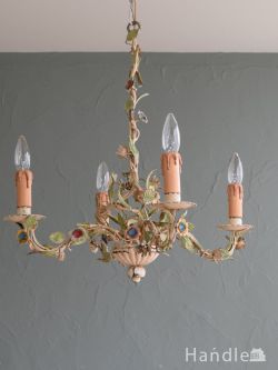 照明・ライティング シャンデリア フランスのアンティーク照明、お花のモチーフが可愛いシャンデリア(4灯)（E17シャンデリア球付）