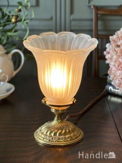 照明おしゃれ スタンドライト・スタンドランプ イギリスから届いた気軽に使えるアンティーク照明、落ち着いた色に輝く真鍮製のテーブルランプ