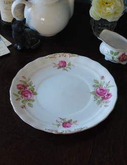 アンティーク雑貨 テーブルウェア アンティーク 「OLD ROYAL BONE CHINA」ボーンチャイナのアンティークバラプレート（大）EST.1846