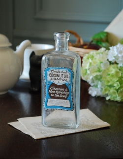 アンティーク雑貨 ステッカー付きアンティークガラスボトル(COCONUT OIL SHAMPOO)