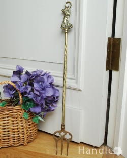 アンティーク雑貨  イギリスで人気キャラクターのボンゾ犬！真鍮製アンティーク暖炉フォーク