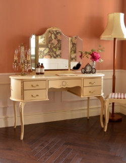 アンティーク家具  アンティークのフレンチ家具、ホワイトカラーのドレッシングテーブル