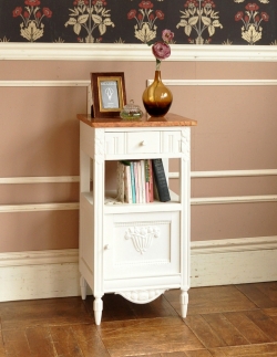 アンティーク家具 アンティークのキャビネット アンティークのフランス家具、ホワイトペイントのナイトキャビネット