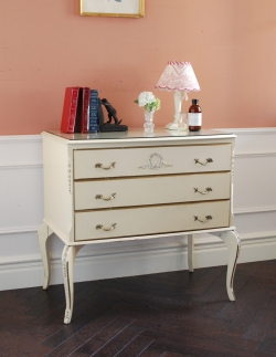 アンティーク家具 アンティークのチェスト 美しいアンティークのフレンチインテリア、アイボリーのスモールチェスト(3段)