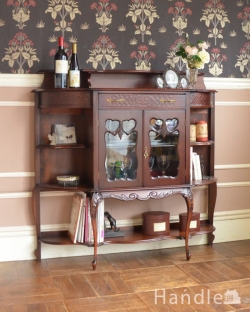 アンティーク家具 アンティークのキャビネット コンパクトなサイズも魅力！豪華なフランスアンティーク家具、パーラーキャビネット