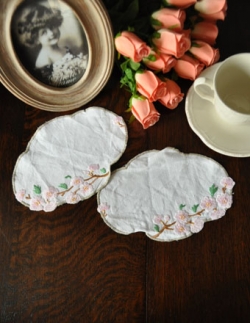 アンティーク雑貨  1930年代のアンティーク 刺繍マット（桜）