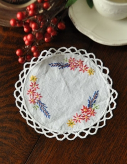 アンティーク雑貨  1930年代のアンティーク 刺繍マット（花）