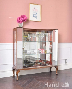 アンティーク家具 アンティークのキャビネット ミラーとガラスがキラキラ輝く、美しいアンティークガラスキャビネット