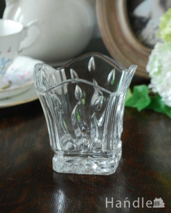 アンティーク雑貨 アンティーク花瓶 イギリスのアンティークプレスドグラス、お洒落なカッティングのフラワーベース（花器）