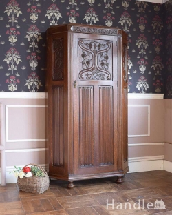 アンティーク家具 アンティークのキャビネット イギリスのアンティークワードローブ、豪華な彫りの入った洋服タンス