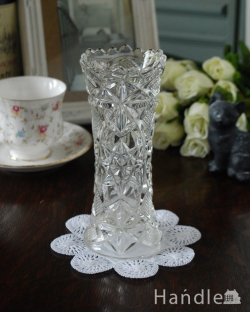 アンティーク雑貨 アンティーク花瓶 アンティークガラスの雑貨、キレイなフラワーベース（花器）プレスドグラス