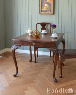 アンティーク家具 アンティークのテーブル 英国輸入のアンティーク家具、引き出し付きのオケージョナルテーブル（マホガニーテーブル）