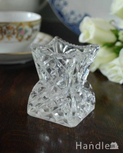 アンティーク雑貨 アンティーク花瓶 アンティークガラスの雑貨、キレイなフラワーベース(花器)プレスドグラス