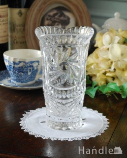 アンティーク雑貨 アンティーク花瓶 大きなお花のが美しいフラワーベース、アンティークプレスドグラス（花器）