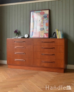 アンティーク家具 アンティークのチェスト お洋服収納におススメしたいヴィンテージのワイドチェスト（G-PLAN）