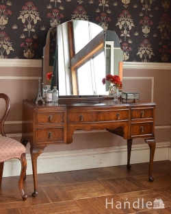 アンティーク家具 アンティークのドレッサー 三面鏡の大きなミラーでお部屋も広く明るく、英国から届いたアンティークドレッシングテーブル(デスク)